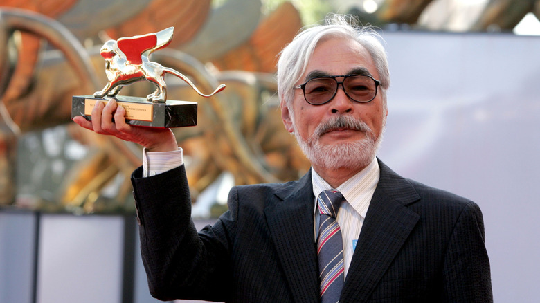 Hayao Miyazaki accepting award