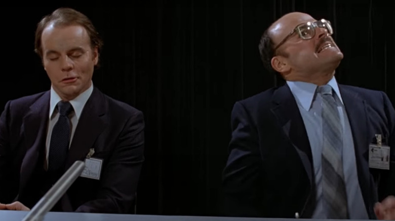 Michael Ironside gets scanned in Scanners