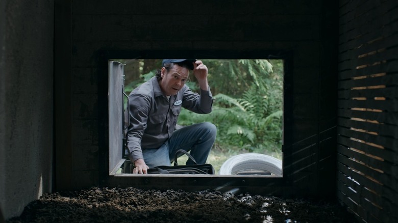 Henry Thomas opening door in "Crawlspace"