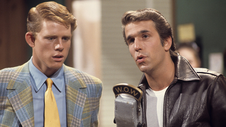 Ron Howard and Henry Winkler singing in Happy Days