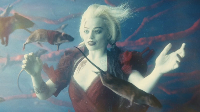 Margot Robbie underwater Suicide Squad