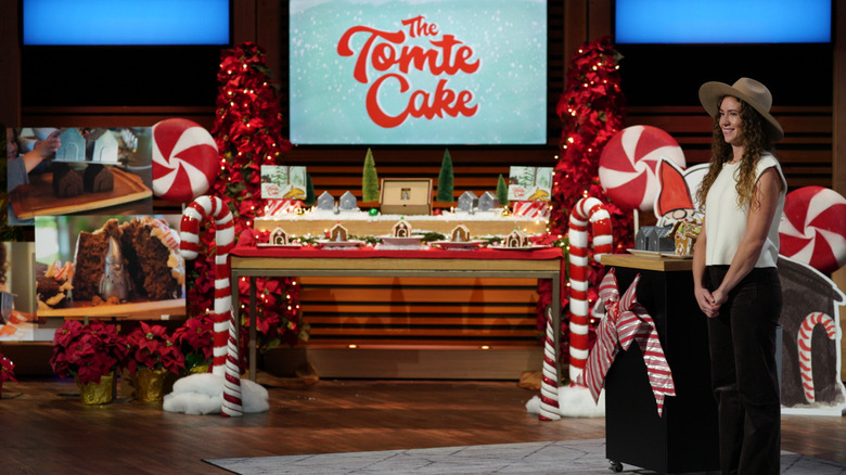 Miranda Vaughn selling Tomte Cake