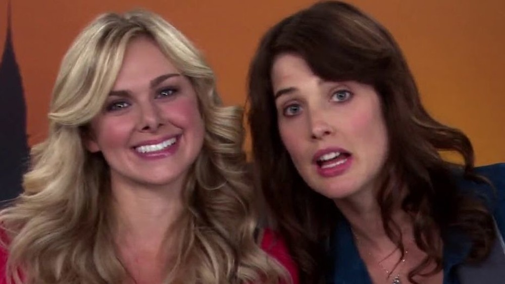 Becky and Robin on How I Met Your Mother