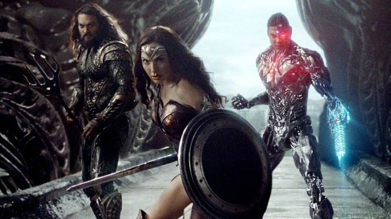 Wonder Woman, Aquaman and Cyborg battle