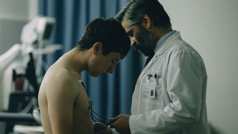 Barry Keoghan and Colin Farrell as a doctor and patient