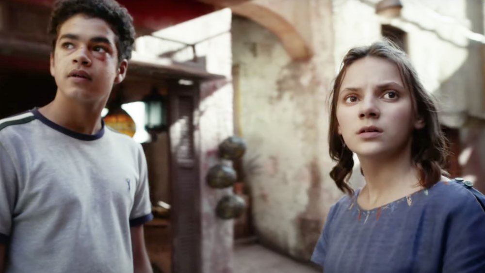 Dafne Keen as Lyra Belacqua and Amir Wilson as Will Parry on His Dark Materials season 2