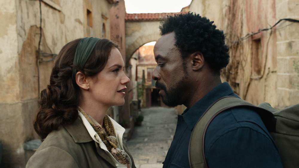 Ariyon Bakare and Ruth Wilson meet in an alley