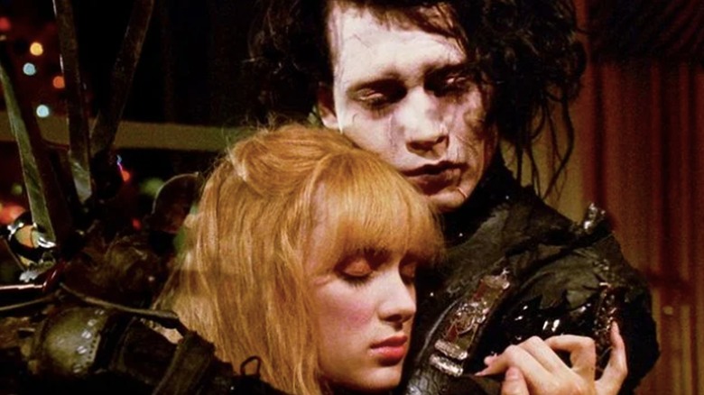 Kim and Edward Scissorhands hugging