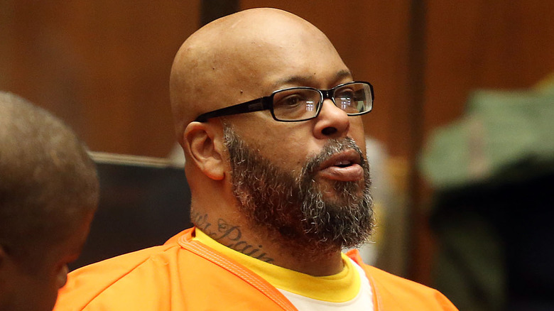 Suge Knight wears glasses