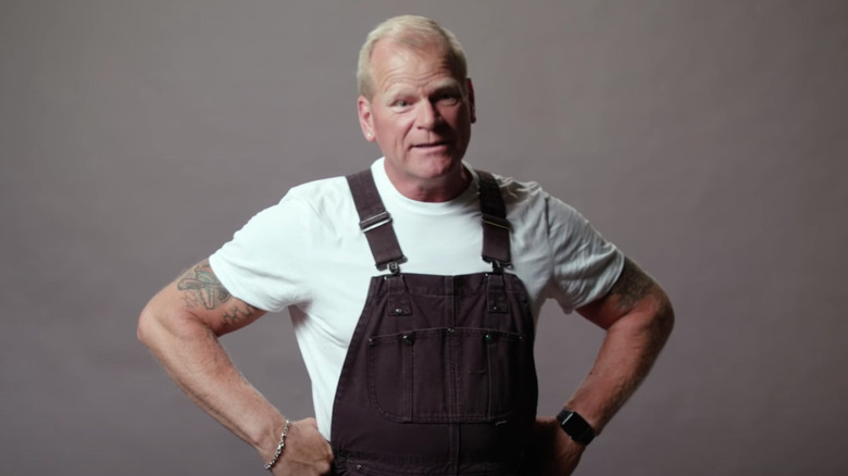 Mike Holmes posing