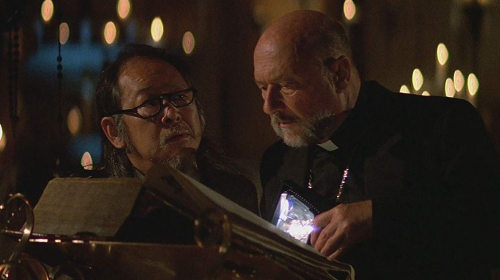 Donald Pleasence in Prince of Darkness