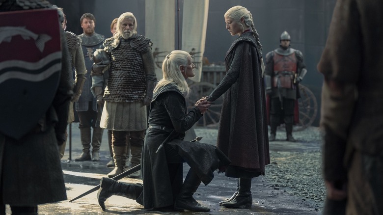 Daemon bowing to Rhaenyra