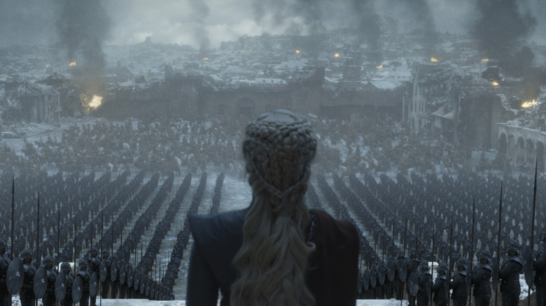 Dany overlooking army