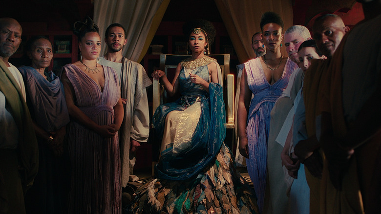 The cast of "Cleopatra" posing