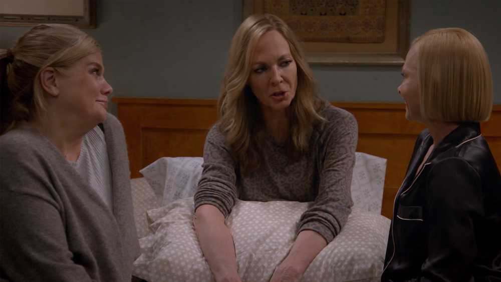 CBS Mom Gossip Bed