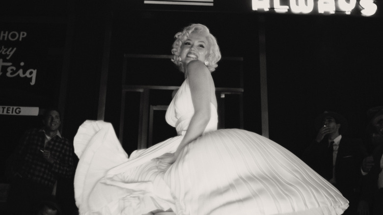 Ana de Armas as Marilyn Monroe smiling