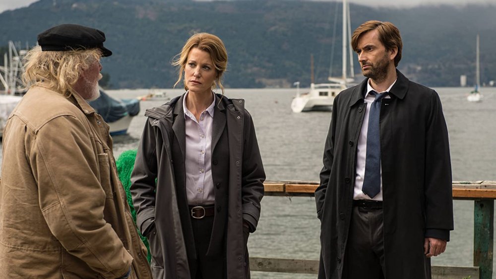 Anna Gunn and David Tennant as Detectives Ellie Miller and Emmett Carver in Gracepoint