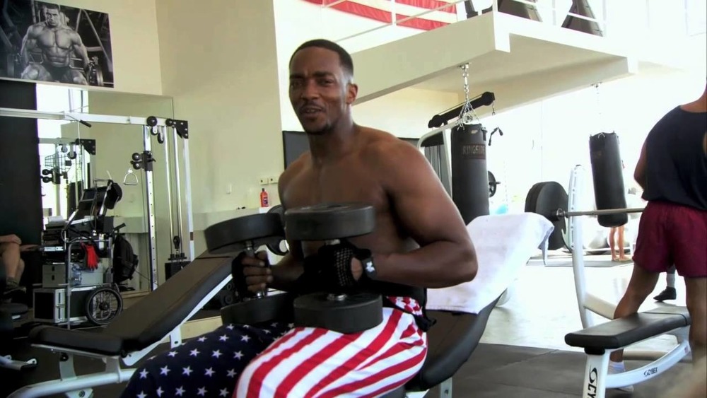 Anthony Mackie working out