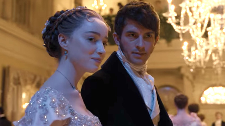 Jonathan Bailey, Phoebe Dynevor at ball in Bridgerton