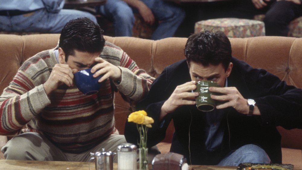 David Schwimmer as Ross and Matthew Perry as Chandler in Friends