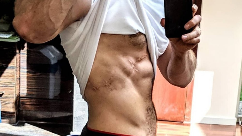 Henry Cavill body selfie