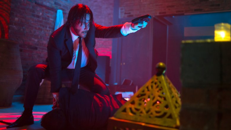 In the movie “John Wick” (2014) the movie poster features circles