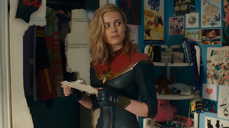 Carol Danvers looking to side