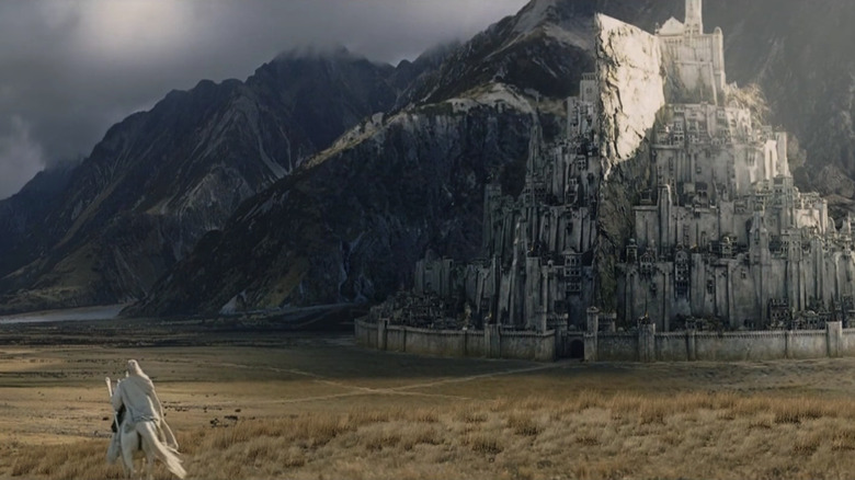 Gandalf and Pippin arrive at Minas Tirith