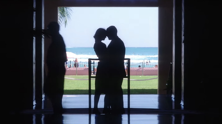 Barry and Lena kiss in Hawaii