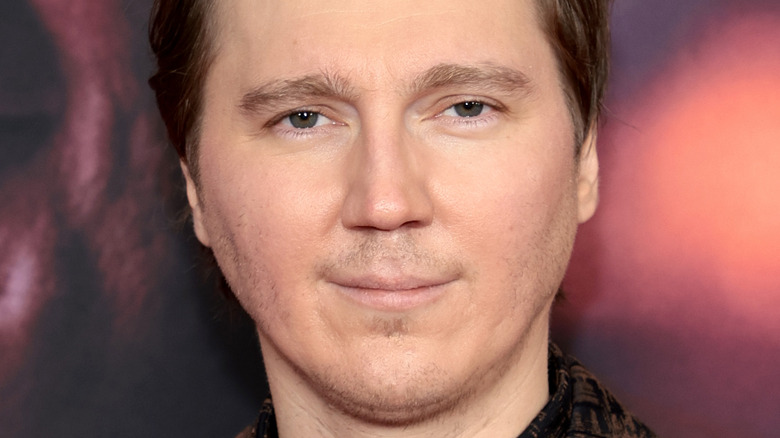 Paul Dano posing on red carpet