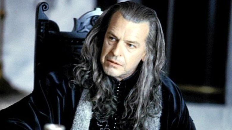 Denethor eating a meal in Gondor