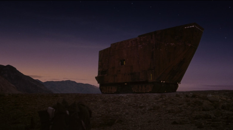 Jawas walking to Sandcrawler