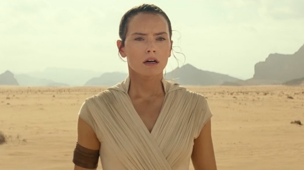 Star Wars: The Rise of Skywalker Rey in the desert