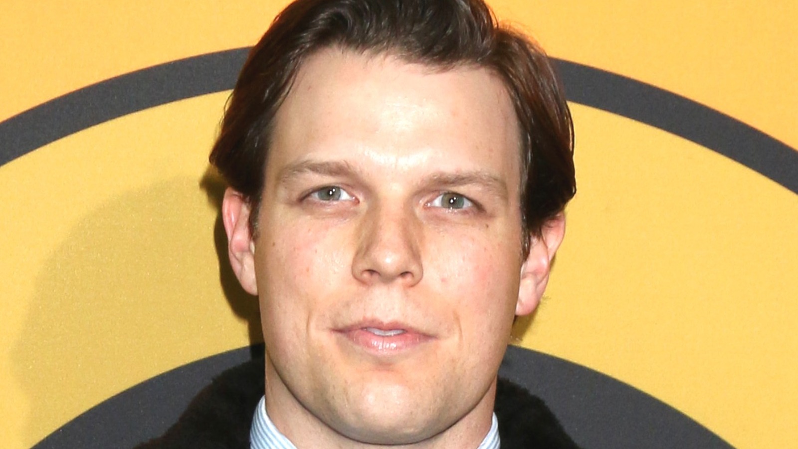 Jake Lacy Says Aloha to 'The White Lotus' - The New York Times