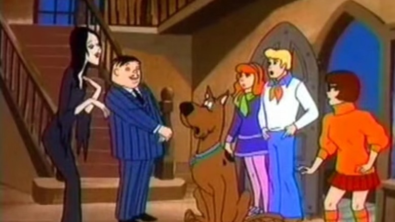 Scooby gang meeting Gomez and Morticia (1972)