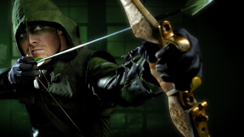 Green Arrow drawing his bow in Arrow Season 1