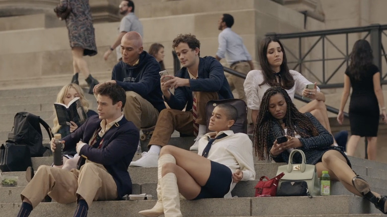 Gossip Girl reboot cast sitting on steps