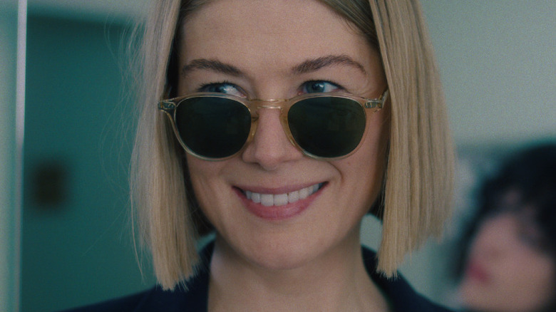 Rosamund Pike wearing sunglasses