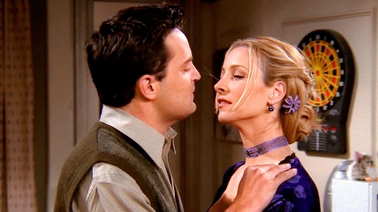 Matthew Perry and Lisa Kudrow on 'Friends'