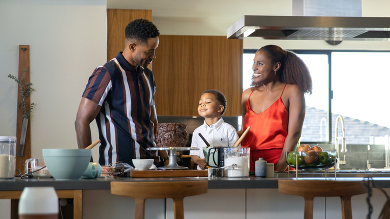 "Insecure's" Lawrence, Elijah, and Issa in kitchen