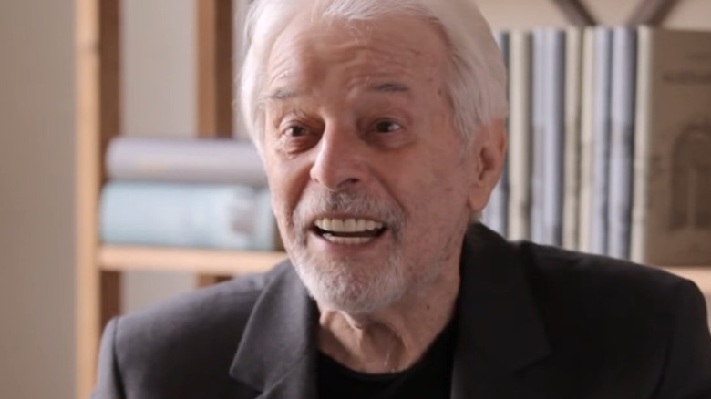 Jodorowsky talking to the camera