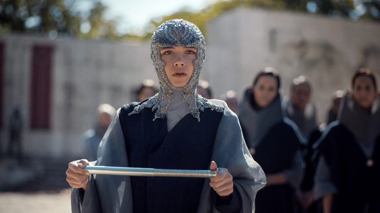 Dune 2's Florence Pugh holding knife