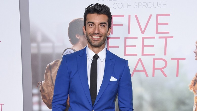 Justin Baldoni smiling