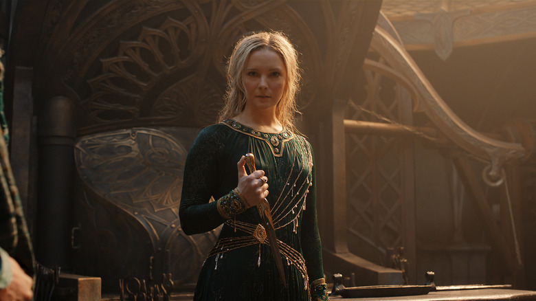 Galadriel holding her dagger