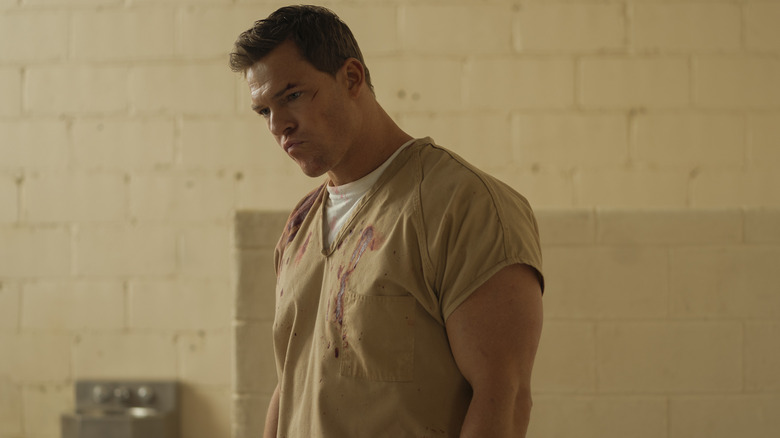 Jack Reacher in prison uniform