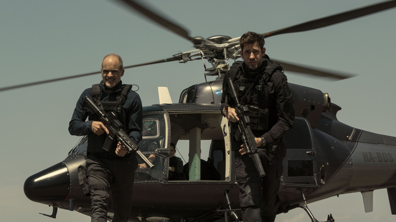 Jack Ryan and Mike November disembarking a helicopter