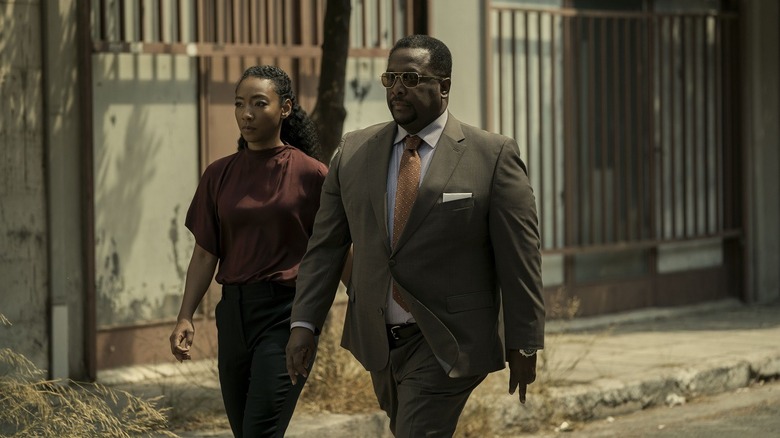 Wendell Pierce walking