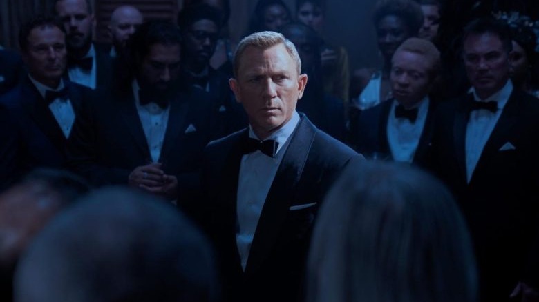 Bond is cornered by SPECTRE