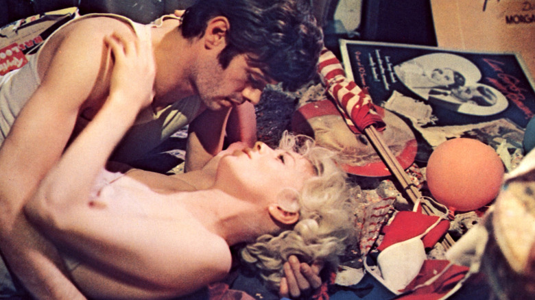 Jane Fonda lays down with a man