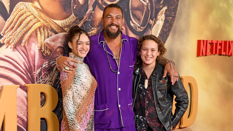 Momoa with kids at Slumberland premiere